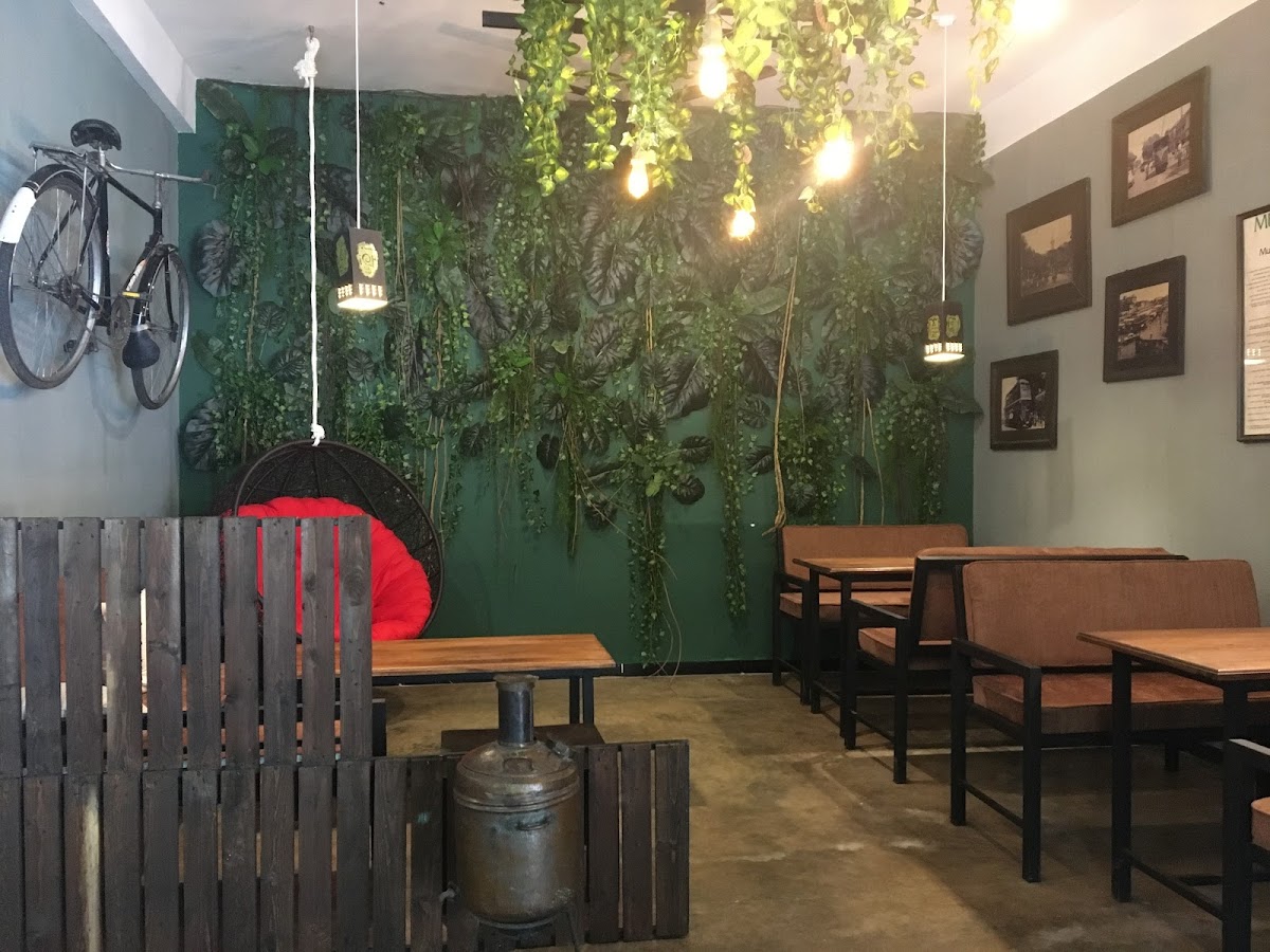 Dark Essence - Coffee Shop